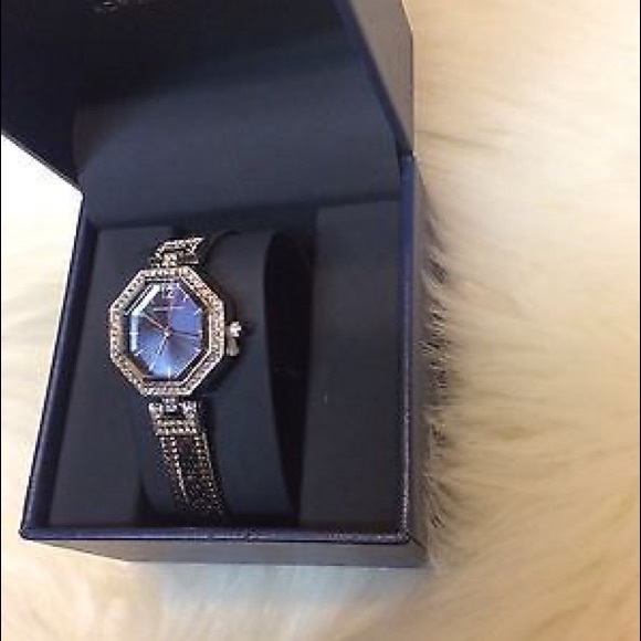 💋Adrienne Vittadini Bezel Wrist Watch w/ Crystals